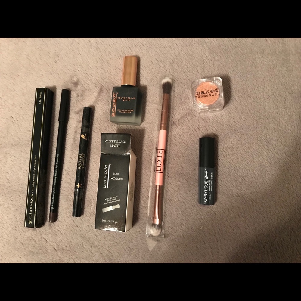 $79 Value! New 6 Piece Make Up Lot High End Items